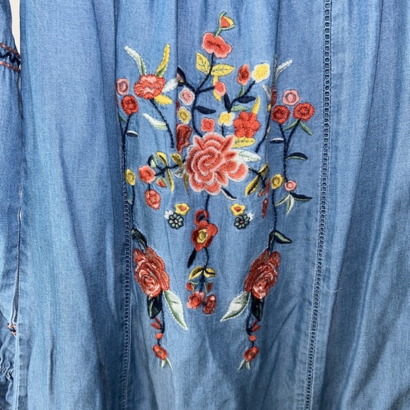 Socialite denim style, long sleeve, embroidered boho mini dress, size XS, EUC - Picture 3 of 4